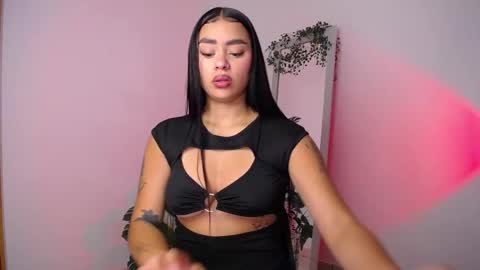 Mily Ortiz online show from 12.04.25