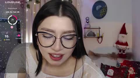 Snapshot of mily_thomson_b chatting on 12.17.25 Mily online show from 12.17.25