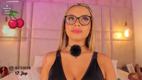 Snapshot of milyy_vermont chatting on 10.21.25 Milyy online show from 10.21.25