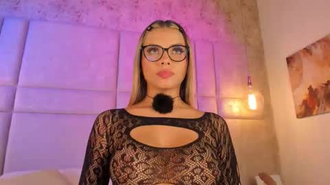 Snapshot of milyy_vermont chatting on 11.05.25 Milyy online show from 11.05.25