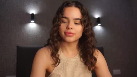 Snapshot of milyyclaars chatting on 02.10.26 Linda online show from 02.10.26