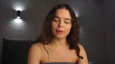 Snapshot of milyyclaars chatting on 02.11.26 Linda online show from 02.11.26