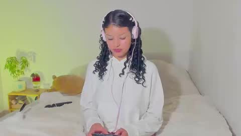 Snapshot of mimi_sa chatting on 12.26.24 Mimii  online show from 12.26.24