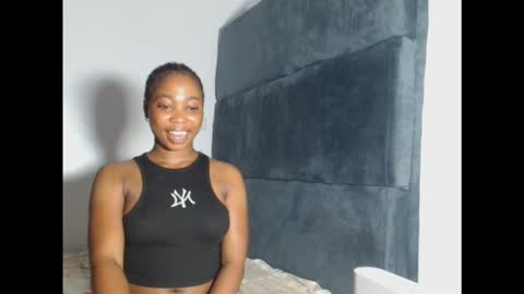 Snapshot of mimiluv6 chatting on 10.31.25 mimi online show from 10.31.25