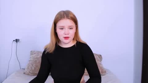 hi Im Mina  online show from 10.25.25