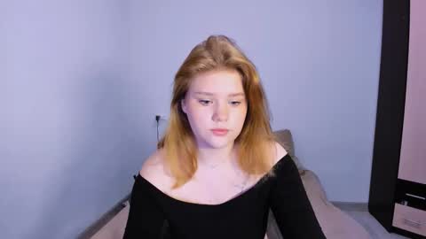 hi Im Mina  online show from 11.19.25