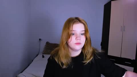 Snapshot of mina27372 chatting on 12.20.25 hi Im Mina online show from 12.20.25