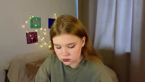 hi Im Mina  online show from 03.20.26