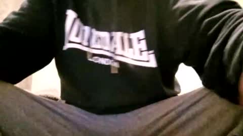 Snapshot of minaquerida chatting on 10.27.25 Ll online show from 10.27.25