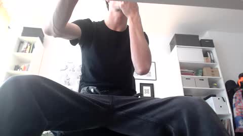 Snapshot of mindly chatting on 10.16.25 Mindly online show from 10.16.25