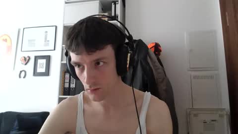 Snapshot of mindly chatting on 10.27.25 Mindly online show from 10.27.25