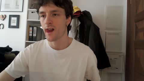 Snapshot of mindly chatting on 12.15.25 Mindly online show from 12.15.25