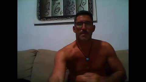 Snapshot of mindthestep chatting on 03.08.25 MIND online show from 03.08.25