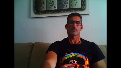 Snapshot of mindthestep chatting on 10.31.25 MIND online show from 10.31.25