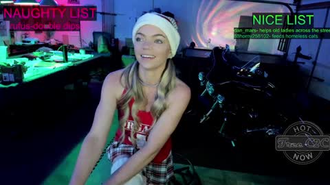 Snapshot of mindymars chatting on 12.16.24 Mindy Mars online show from 12.16.24