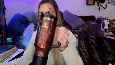 Snapshot of mindymars chatting on 01.09.25 Mindy Mars online show from 01.09.25