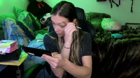 Snapshot of mindymars chatting on 01.27.25 Mindy Mars online show from 01.27.25