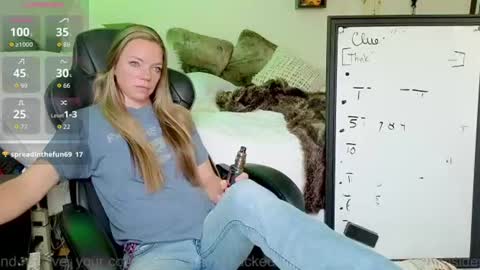 Snapshot of mindymars chatting on 06.24.26 Mindy Mars online show from 06.24.26
