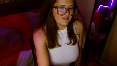 Snapshot of mindymounds chatting on 03.11.26 Mindy online show from 03.11.26