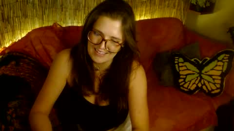 Snapshot of mindymounds chatting on 03.24.26 Mindy online show from 03.24.26