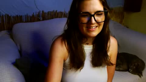 Snapshot of mindymounds chatting on 04.07.26 Mindy online show from 04.07.26