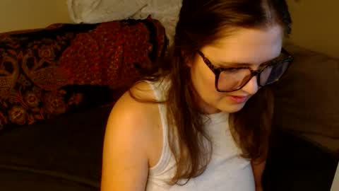 Snapshot of mindymounds chatting on 04.08.26 Mindy online show from 04.08.26