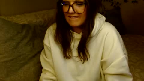 Snapshot of mindymounds chatting on 04.11.26 Mindy online show from 04.11.26