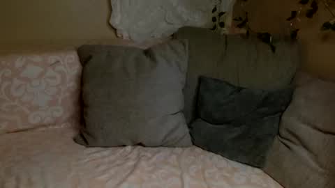 Snapshot of mindymounds chatting on 04.16.26 Mindy online show from 04.16.26