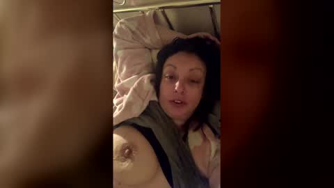 please subscribe to my fansly  please no video or photos must be recorded or re sold online show from 04.07.26