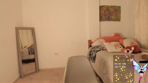 Snapshot of minefoxy2 chatting on 01.12.25 Amber online show from 01.12.25