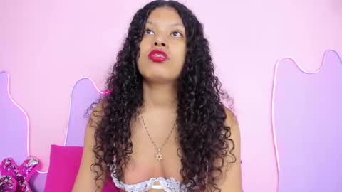 Snapshot of mingie_rouse chatting on 02.11.26 Mingie online show from 02.11.26