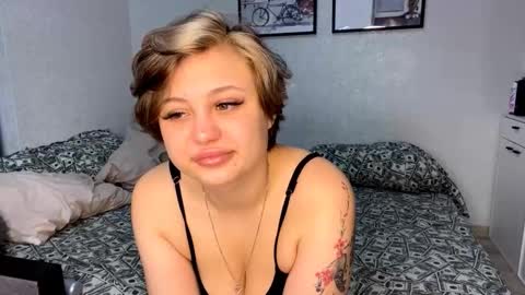 Luna Moon online show from 10.14.25