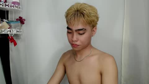 mingkla_man online show from 04.19.26