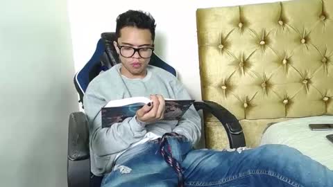 Minho Reyes online show from 11.29.25