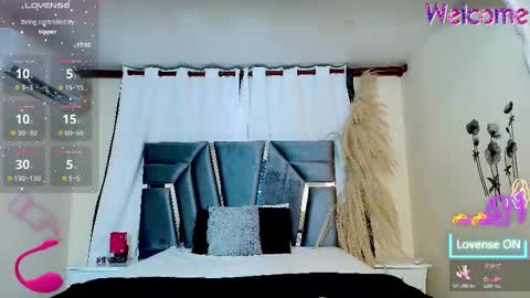 minilove_01 online show from 02.16.26