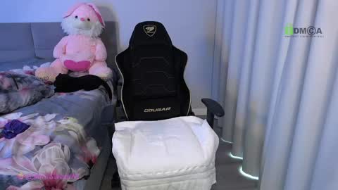 Snapshot of minisweetkt chatting on 03.11.26 Kate online show from 03.11.26