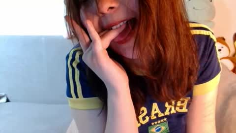 Minji online show from 03.10.26