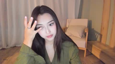 minnie_jin online show from 10.13.25