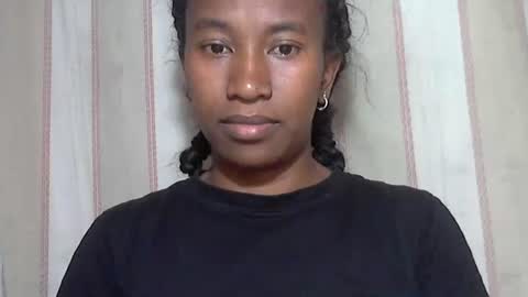 minouch211907 online show from 11.11.25