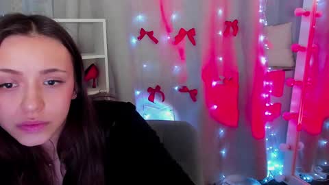 Snapshot of mipsymipson chatting on 01.05.25 NEXT STREAM NOVEMBER 27282930 online show from 01.05.25