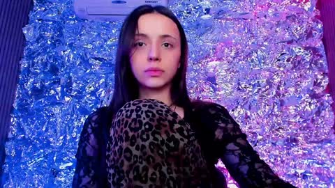 Snapshot of mipsymipson chatting on 01.21.25 NEXT STREAM NOVEMBER 27282930 online show from 01.21.25