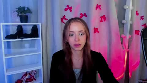 Snapshot of mipsymipson chatting on 02.12.25 NEXT STREAM NOVEMBER 27282930 online show from 02.12.25