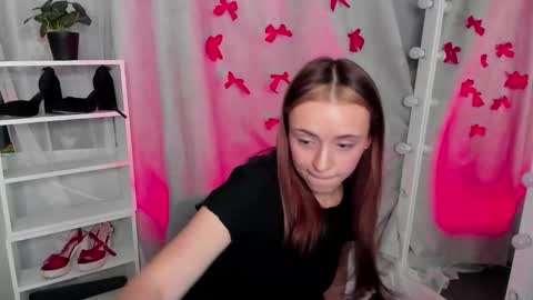 Snapshot of mipsymipson chatting on 02.18.25 NEXT STREAM NOVEMBER 27282930 online show from 02.18.25