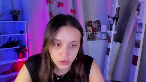 Snapshot of mipsymipson chatting on 09.19.25 NEXT STREAM NOVEMBER 27282930 online show from 09.19.25