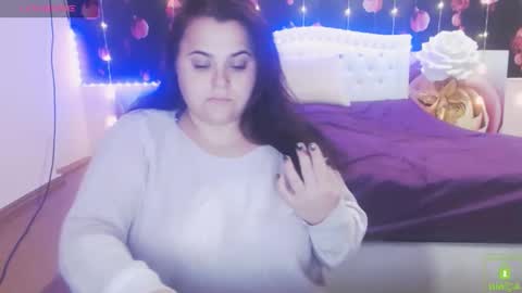 mira_cle_ online show from 10.28.25