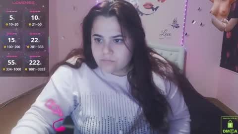 Snapshot of mira_cle_ chatting on 04.28.26 mira_cle_ online show from 04.28.26