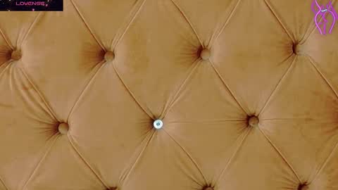 mira_lynxx online show from 11.25.25