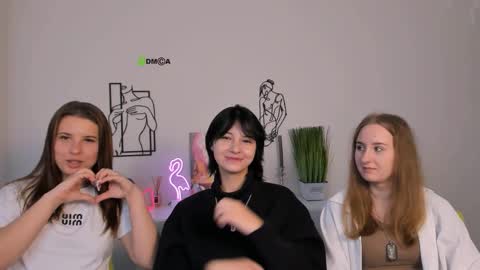 Snapshot of miraella chatting on 09.23.25 Mira online show from 09.23.25