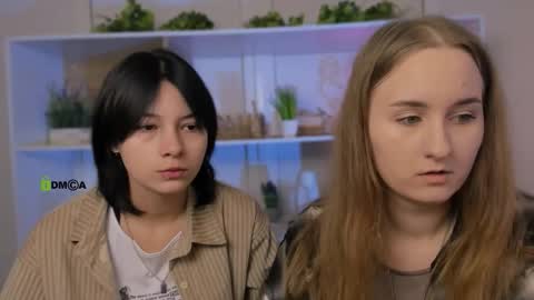 Snapshot of miraella chatting on 10.04.25 Mira online show from 10.04.25