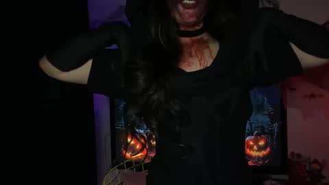 Snapshot of mirafloat chatting on 10.25.25 mirafloat online show from 10.25.25